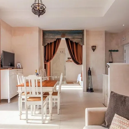 Appealing In With Shared Sauna Apartment *